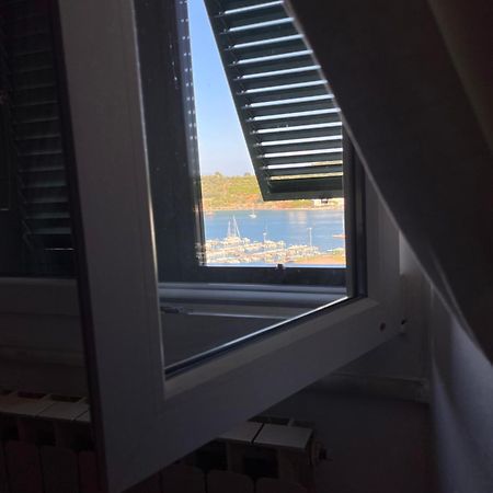 Casa Le Grazie Apartment Ле Грацие Екстериор снимка