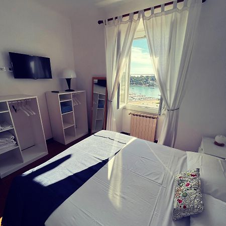 Casa Le Grazie Apartment Ле Грацие Екстериор снимка